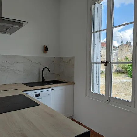 Familial Avec Piscine Chauffee, Parc Et Animaux - 3 Chambres, Internet, Equipements Bebe - Fr-1-653-233 Holiday home Chadurie