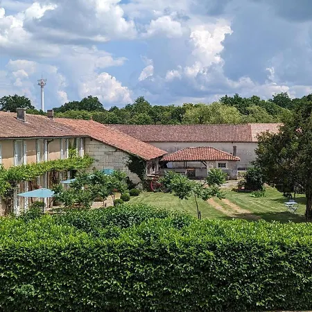 Familial Avec Piscine Chauffee, Parc Et Animaux - 3 Chambres, Internet, Equipements Bebe - Fr-1-653-233